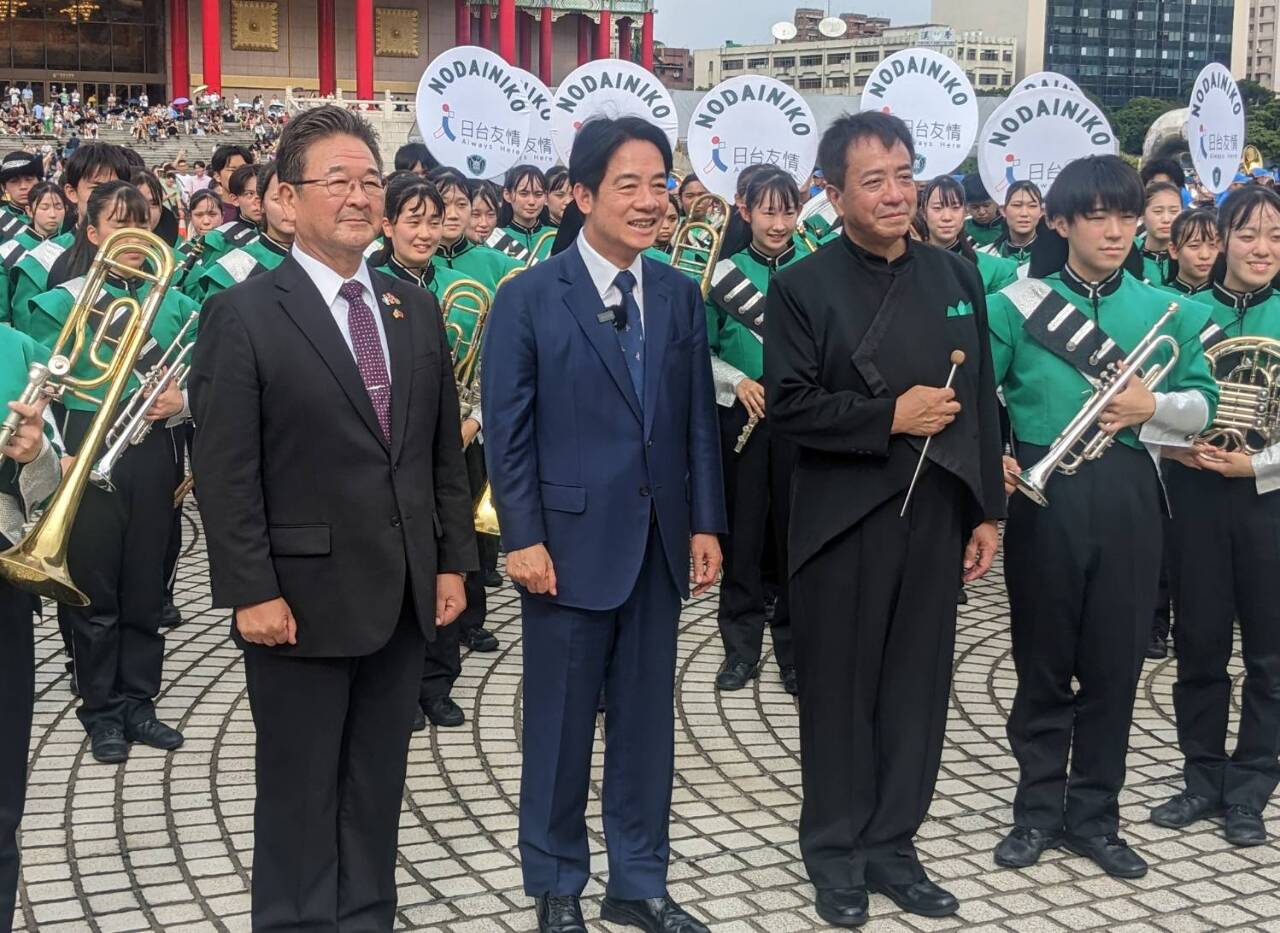 台、美、日4校國慶表演交流 賴清德驚喜現身慰問致謝