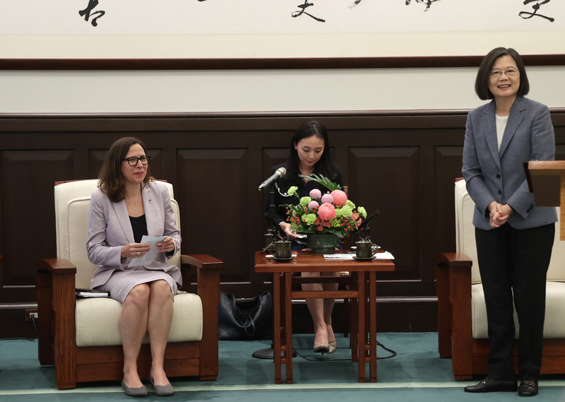 羅森伯格強調美國對台灣的軍事援助有增無減