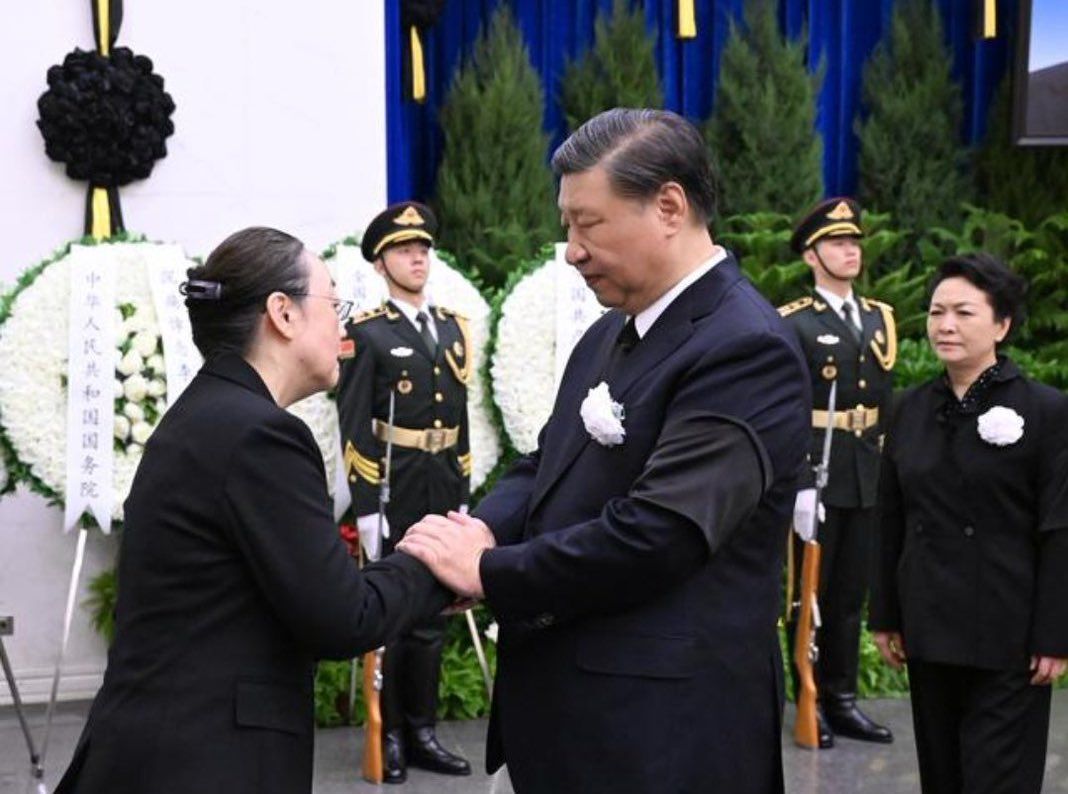 李克強告別式 習近平夫婦出席 胡錦濤送花圈