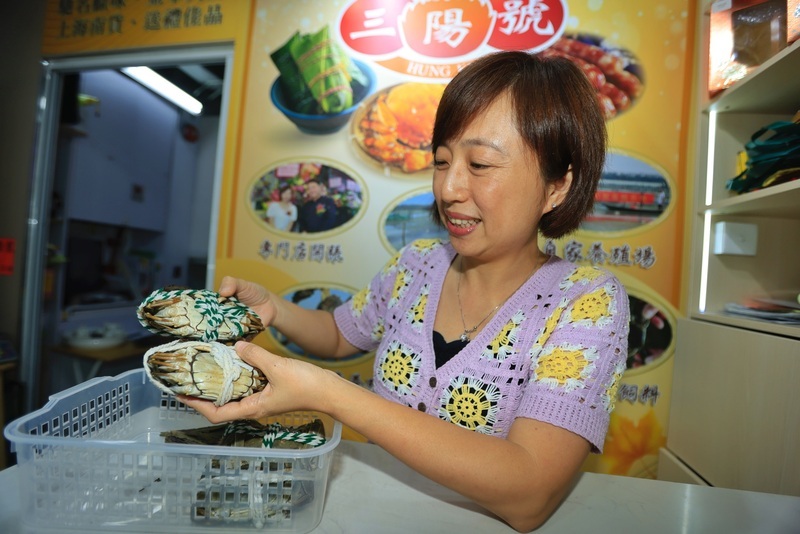 中國大閘蟹價格腰斬 盛產疊加消費下降