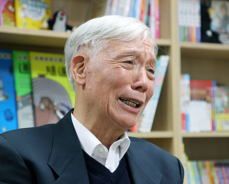 佔中發起人朱耀明自傳「敲鐘者言」 喚醒民主抗爭