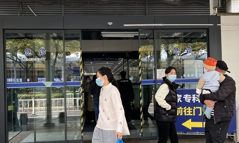 中國呼吸道疫情嚴峻 官方發布戴口罩指引