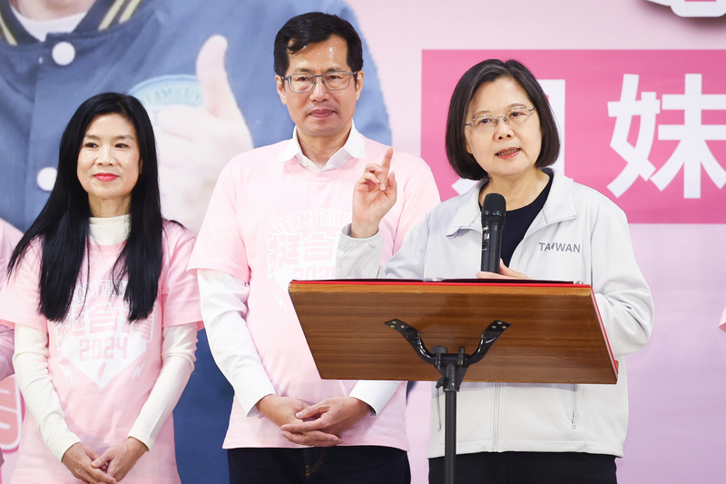 蔡總統挺羅致政 籲國會過半續執政帶領台灣