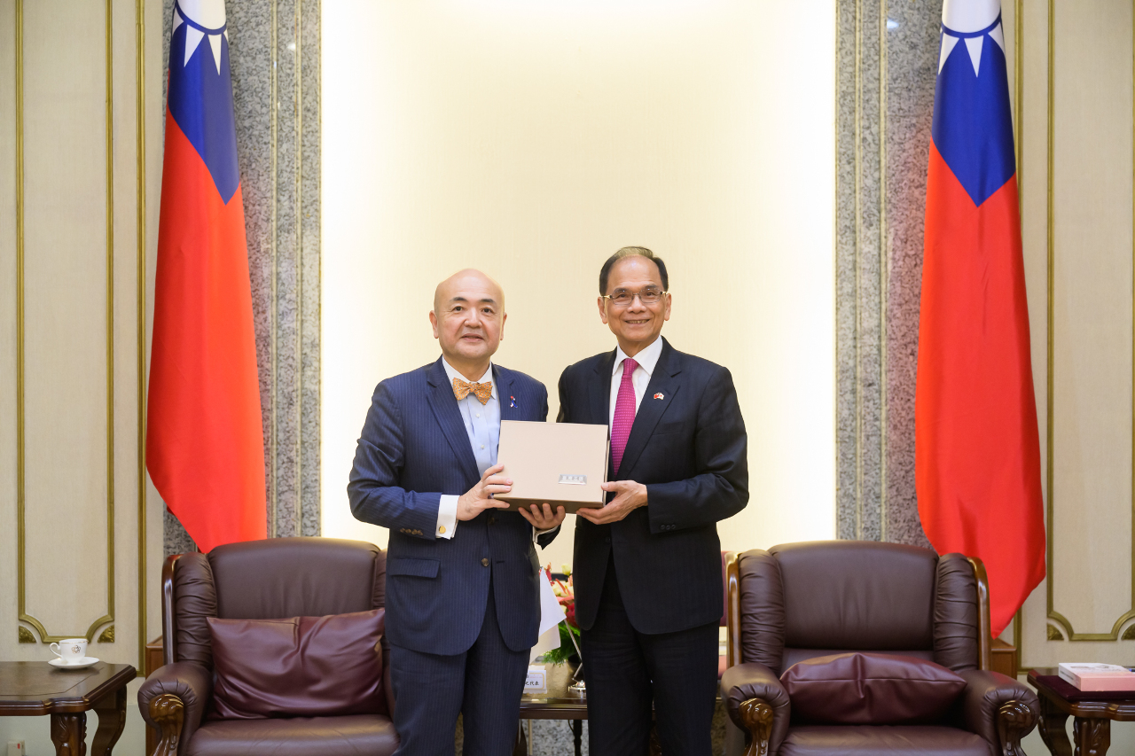 接見日本駐台代表 游錫堃盼台日關係更上層樓