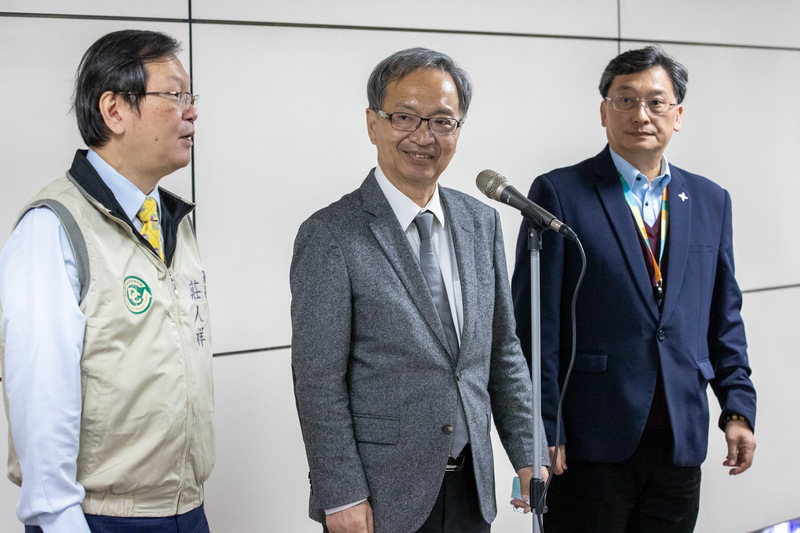 薛瑞元視察桃機  驗出流感新冠居多、無黴漿菌