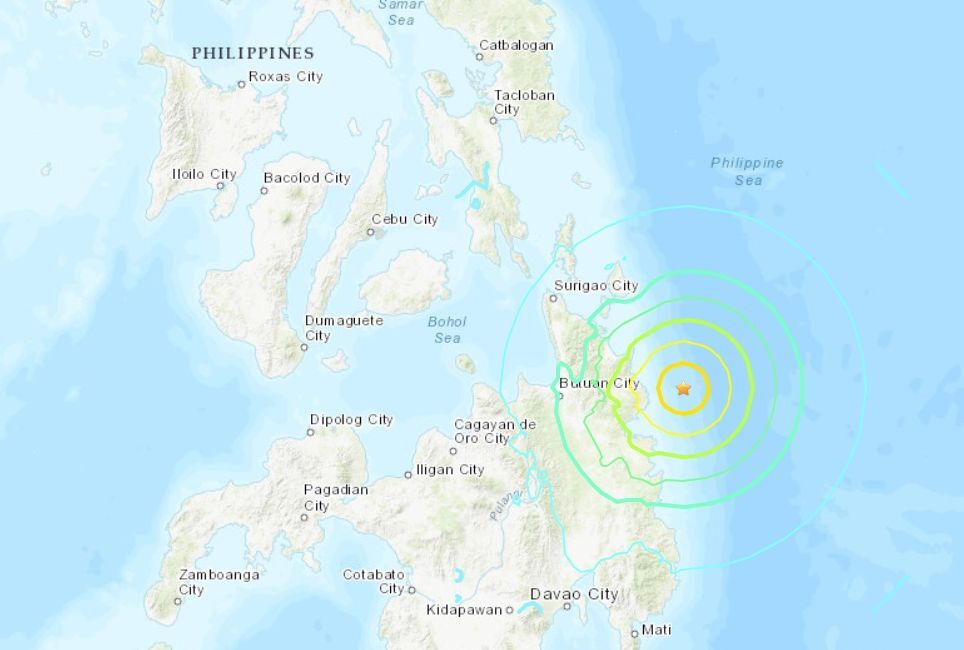 菲律賓南部災區再震 暗夜6.9強震