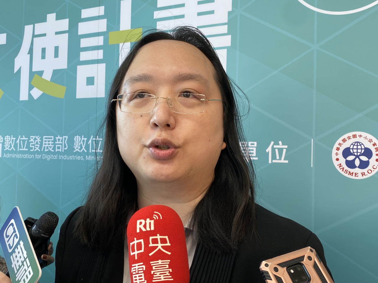 唐鳳自評防詐成果「非常好」：只欠「電子簽章法」三讀
