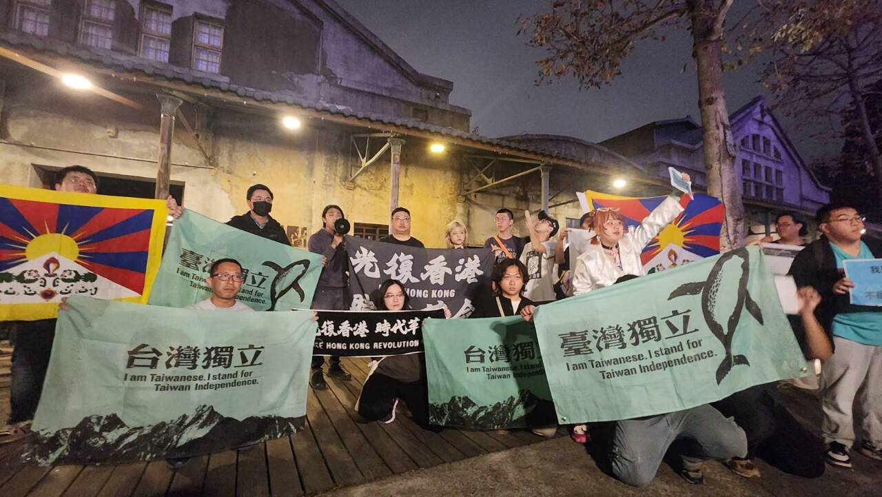 抗議中國樂團「回春丹」發文  Legacy專場外變社運現場