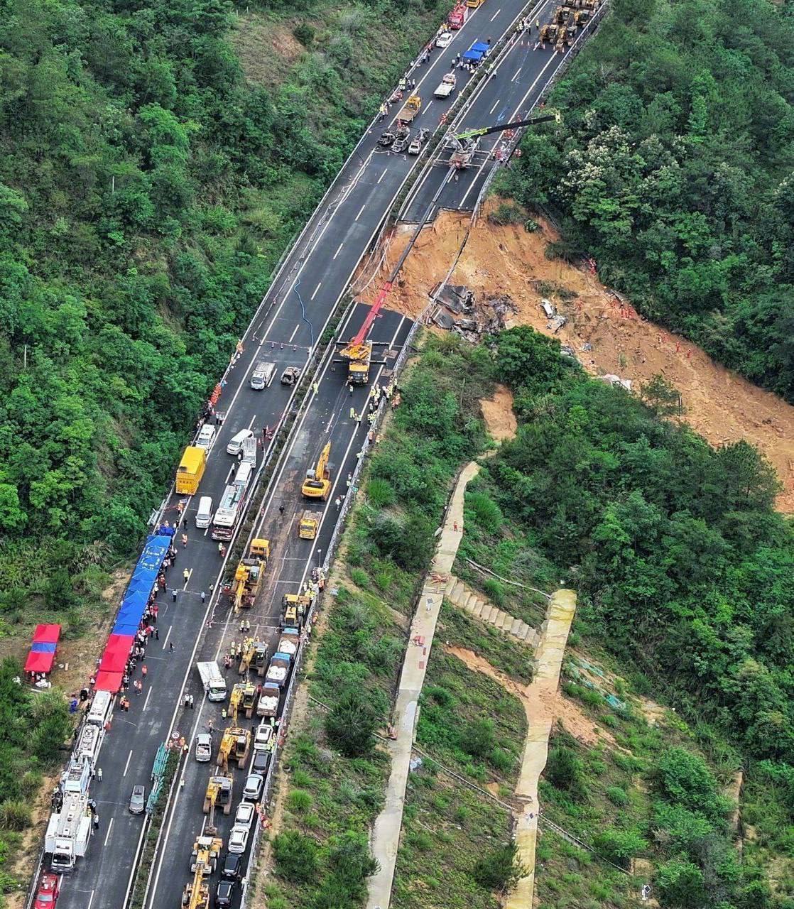 廣東梅大高速公路塌陷 增至36死
