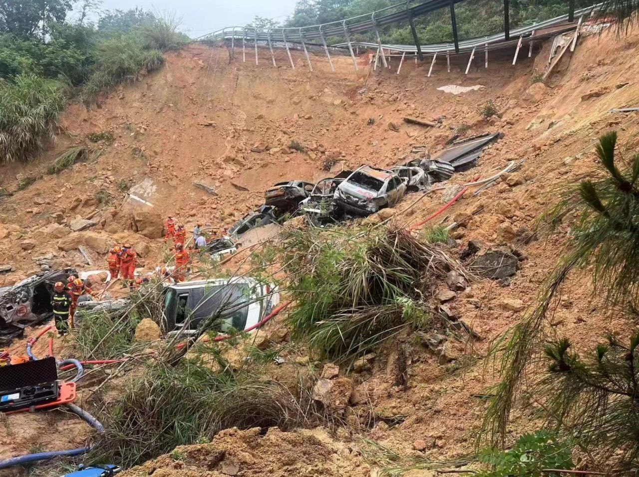 廣東梅大高速公路事故 死亡人數增至48人