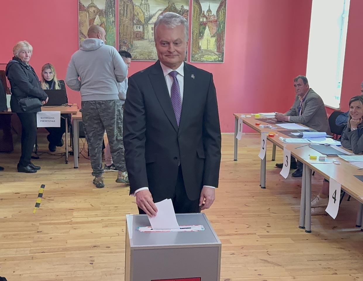 立陶宛總統大選開票 現任總統瑙塞達暫時領先