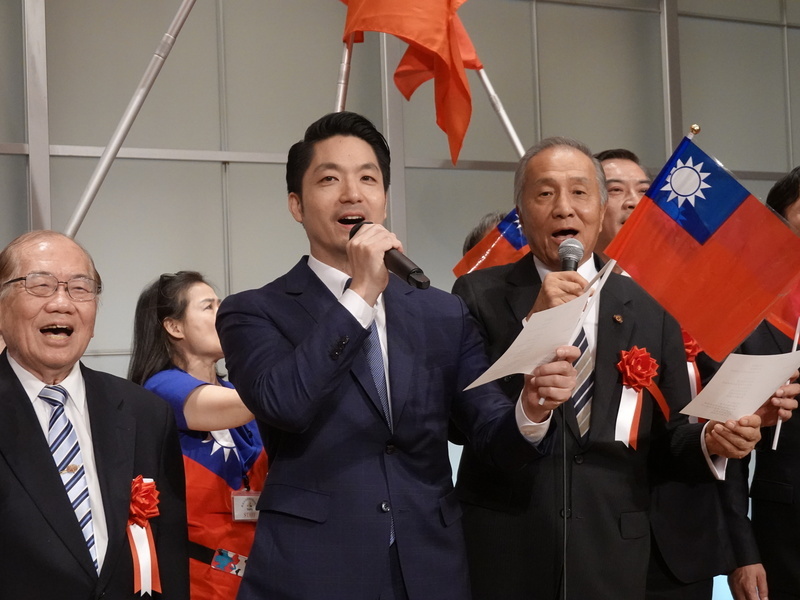 蔣萬安訪日出席東京僑宴 高唱「台北的天空」
