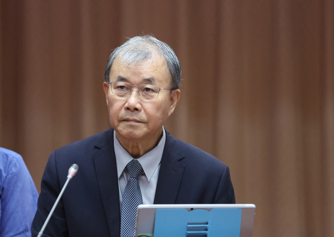 教育部調查青年服勤意願惹議 鄭英耀：不會讓學生上戰場