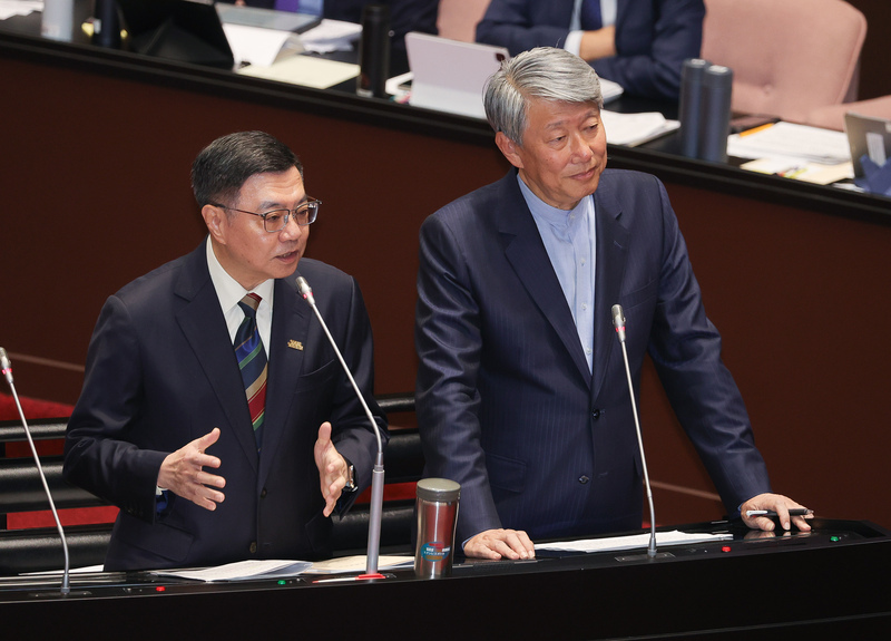 立委關切「南電北送」不公 卓揆：三接、四接啟動有助北部用電