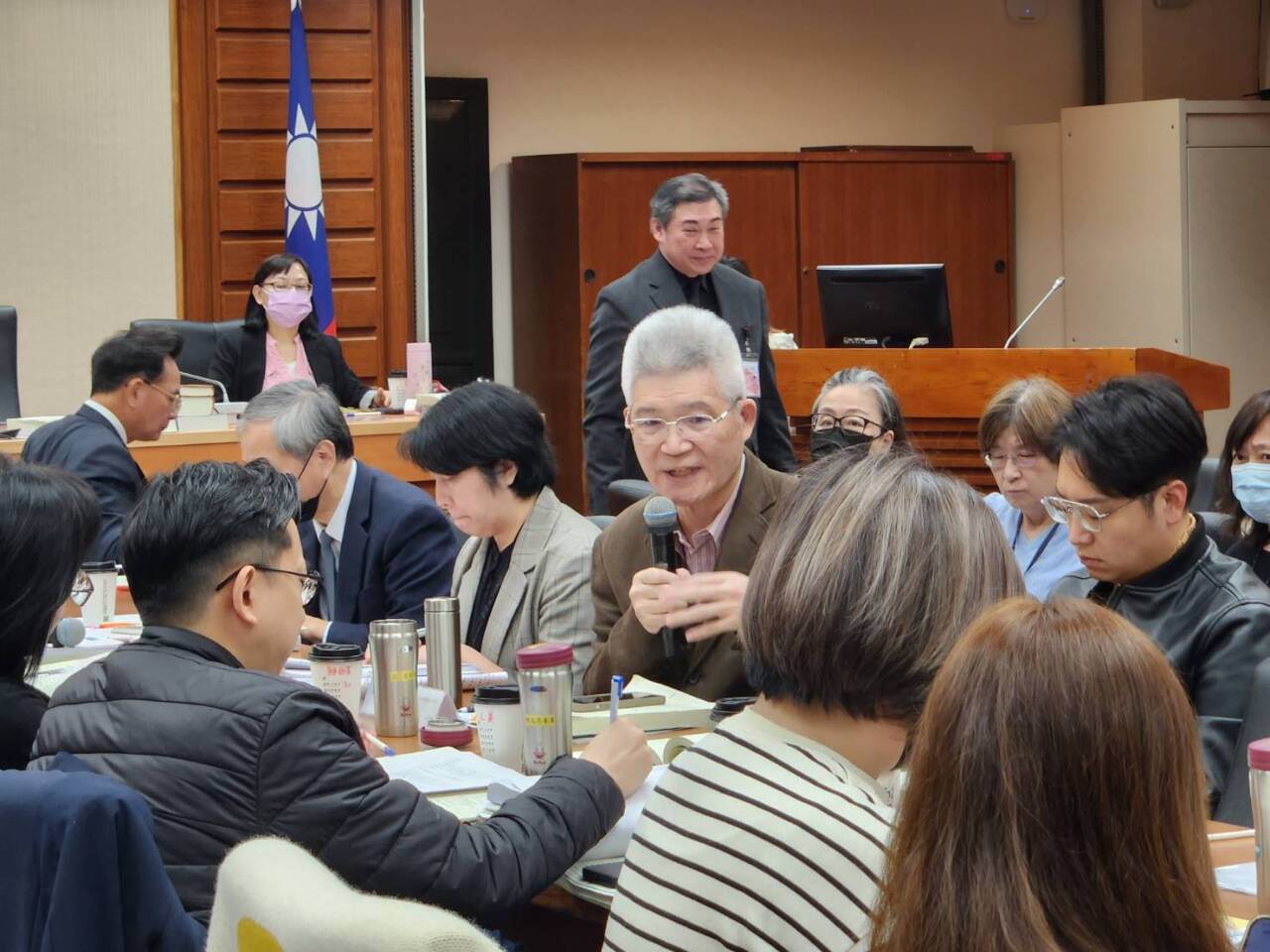 說不清成立新創公司效益 教委會凍結捐助公視預算5千萬