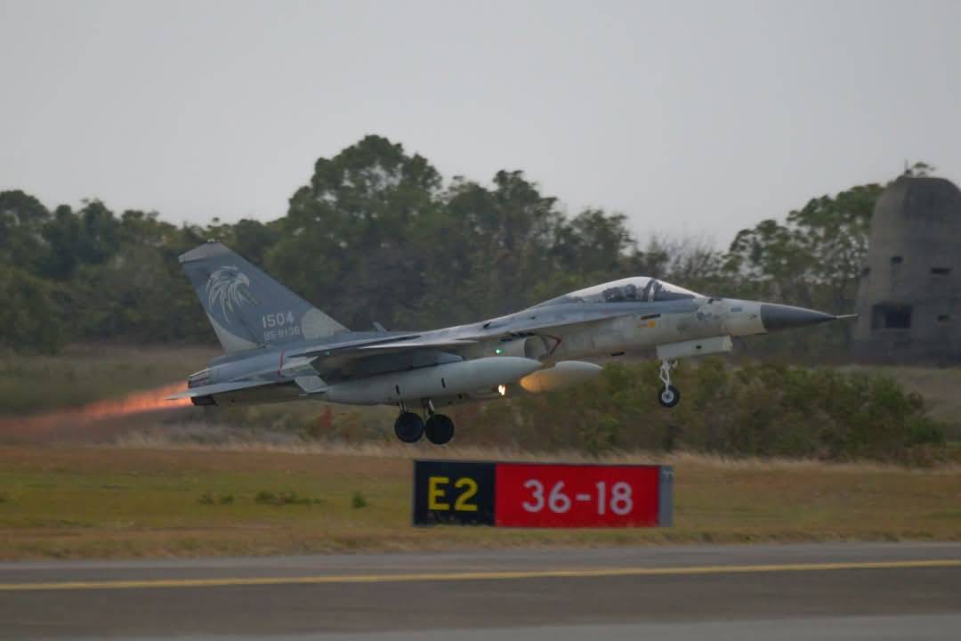 IDF戰機4月訓練火焰彈意外擊發 空軍：機械因素