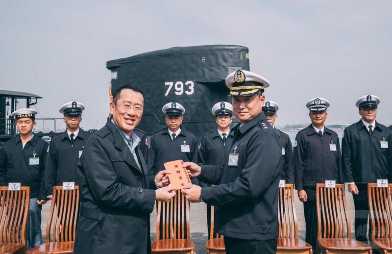 顧立雄視導海軍左營基地   慰勉官兵戰訓辛勞