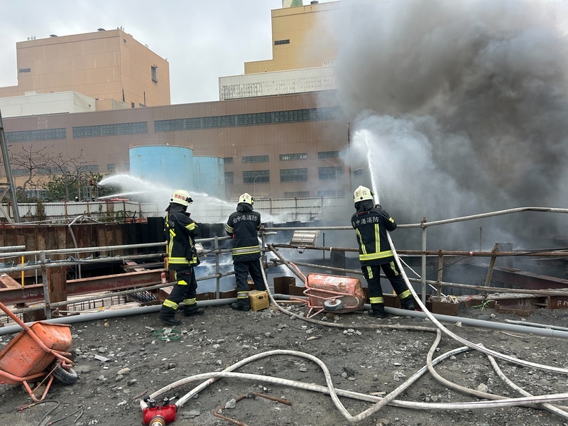 台中電廠新建工地火警 職安署勒令停工開罰