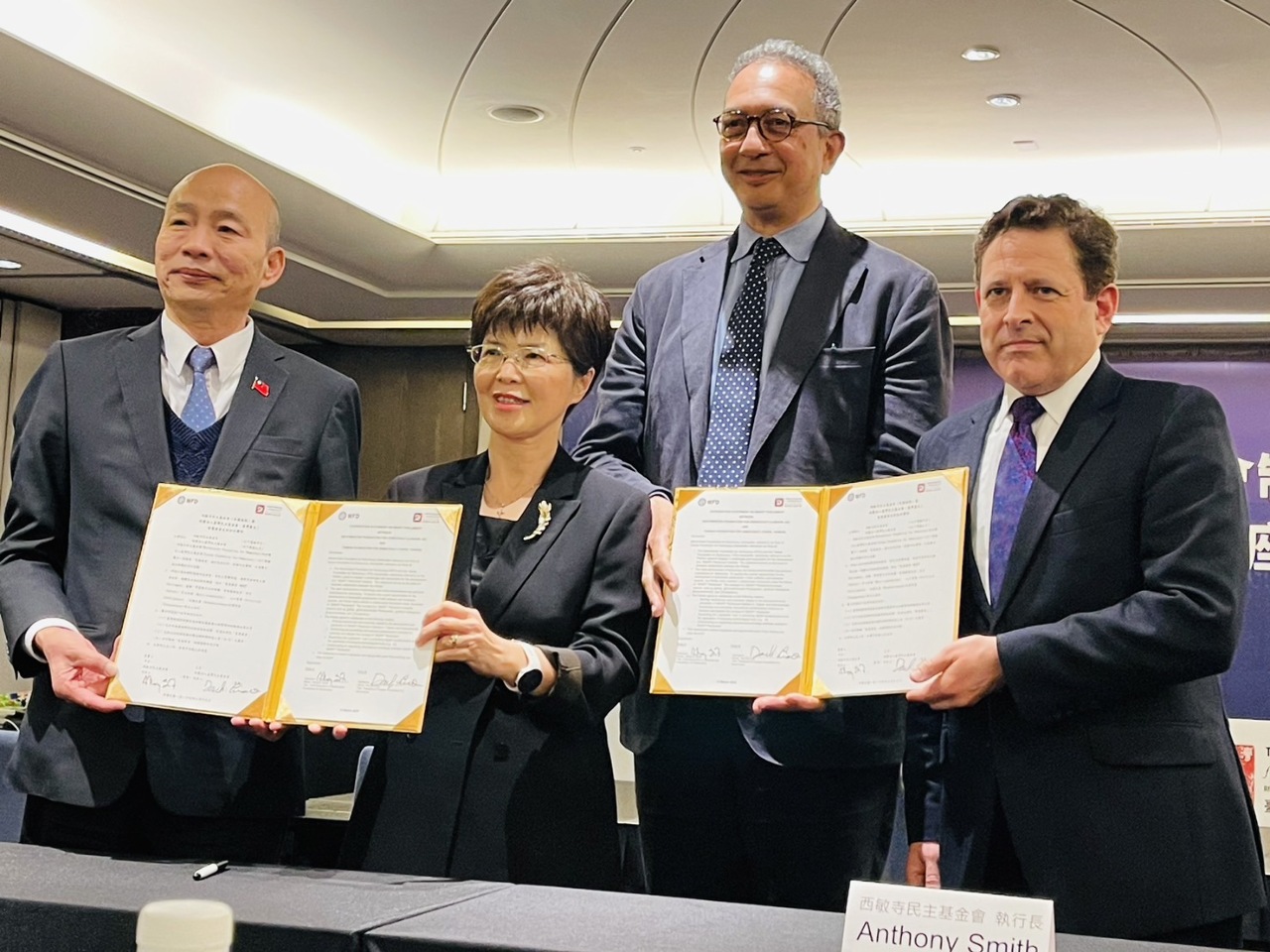 台灣民主基金會與西敏寺民主基金會簽署「智慧國會」合作 深化民主交流