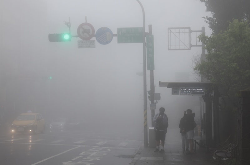 氣象署發布雙北桃園災防告警訊息 留意暴雨