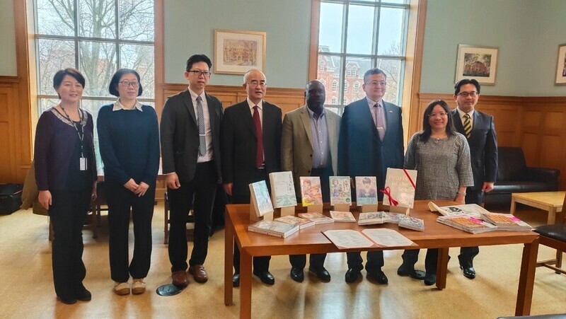 國家圖書館贈書俄亥俄大學 芭蕉的芽等12部台漫入列