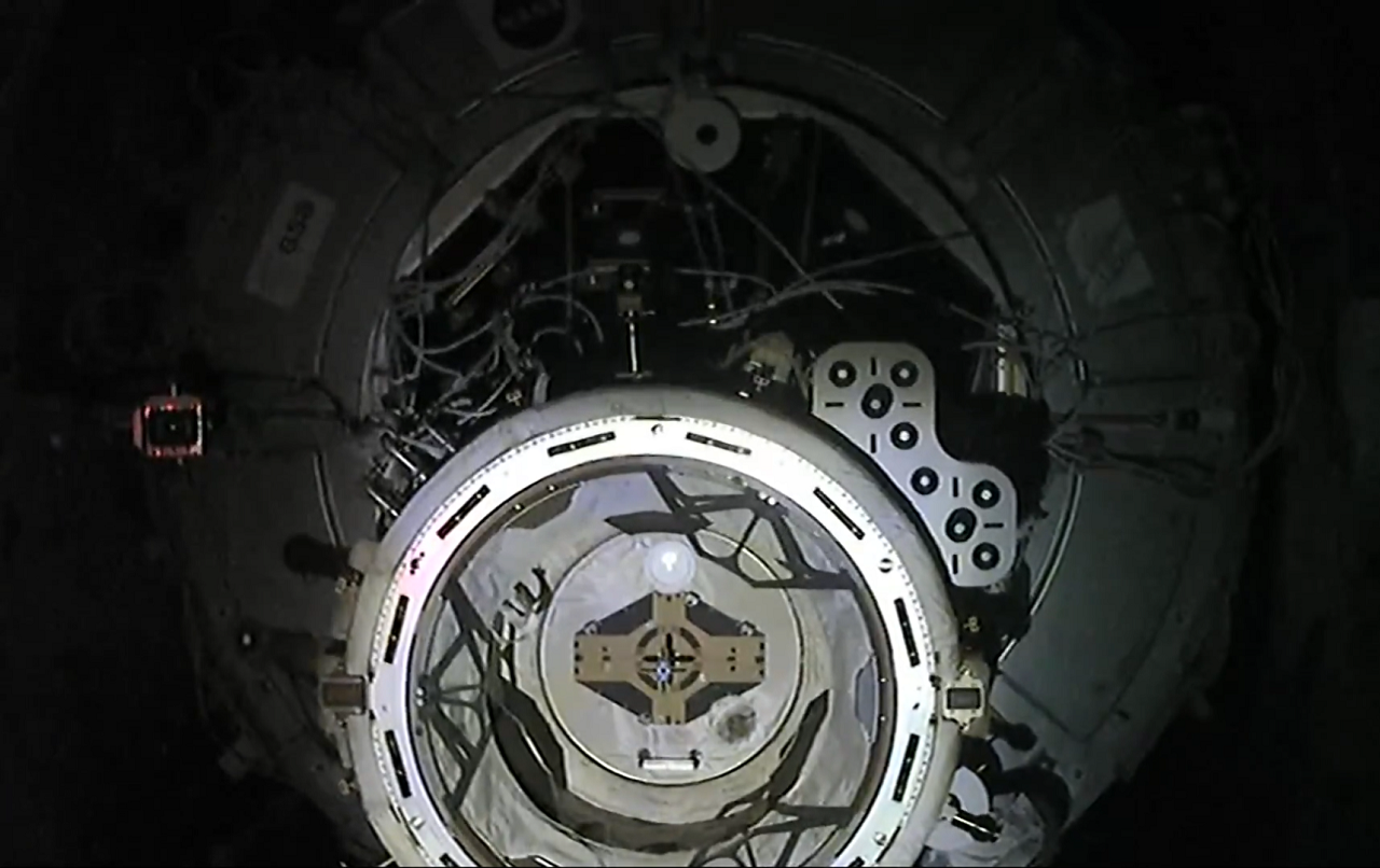 SpaceX載人太空船對接國際太空站 受困太空人將返地球
