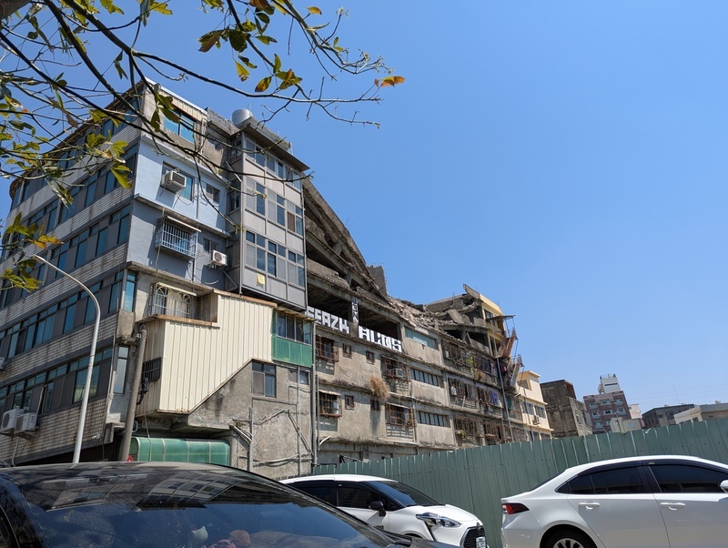 台中清水大樓部分倒塌 盧秀燕要求加速災後復原