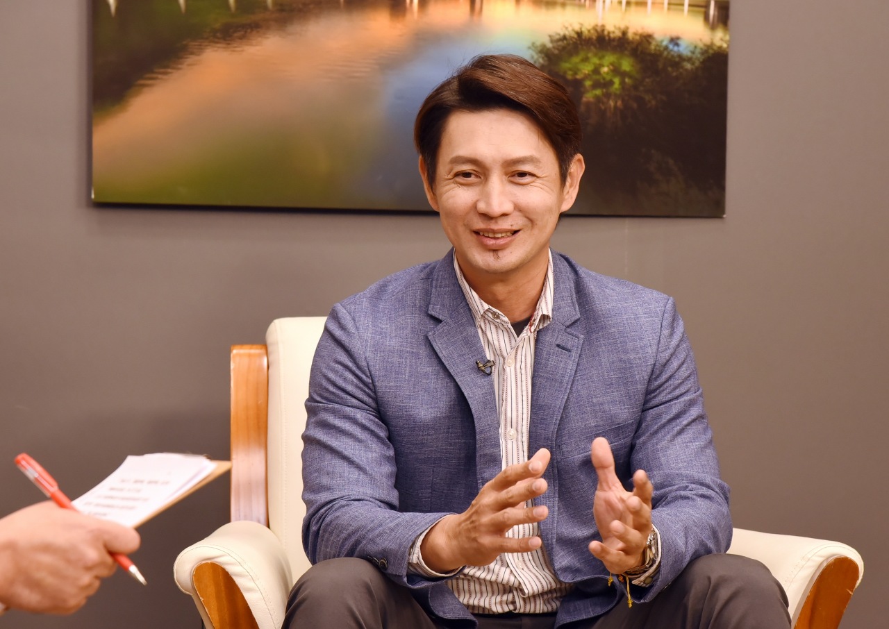 榮耀與壓力、蹲低與冷靜，職棒教練高志綱分享12強奪冠與經典賽得勝當下心情…