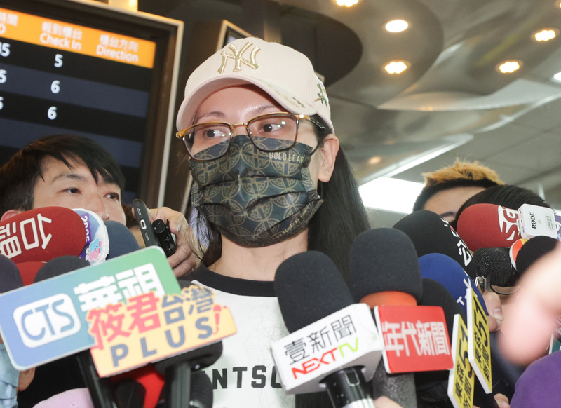 愛國的亞亞,何以在中國成為過街老鼠