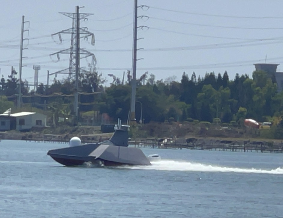 提高台海不對稱作戰戰力 台船首度亮相軍用無人艇「奮進魔鬼魚」(影音)
