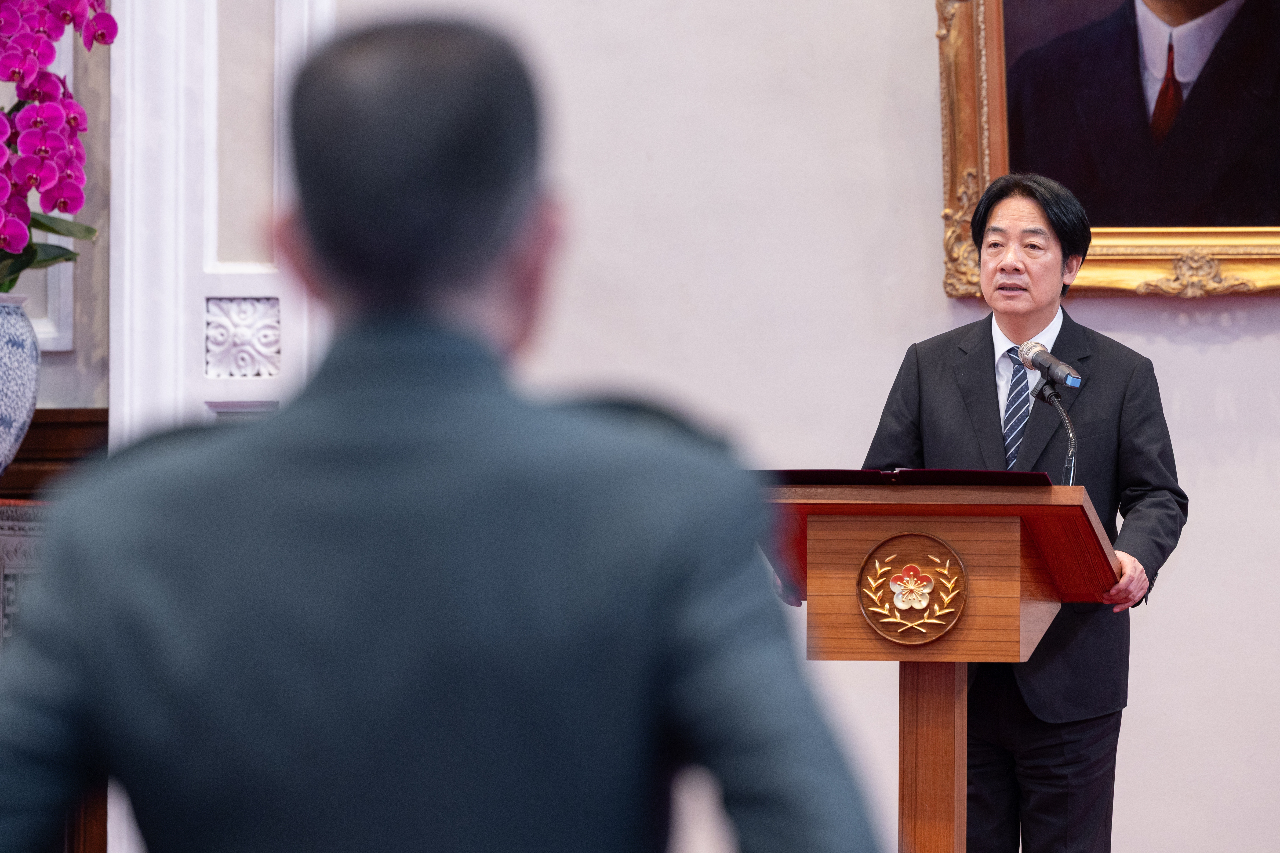 為6名晉任將官授階 總統：全面檢討兵力結構 提升作戰韌性