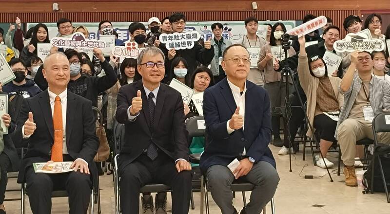 青年海外圓夢 鄭英耀:800人想去瑞典觀摩氣候變遷