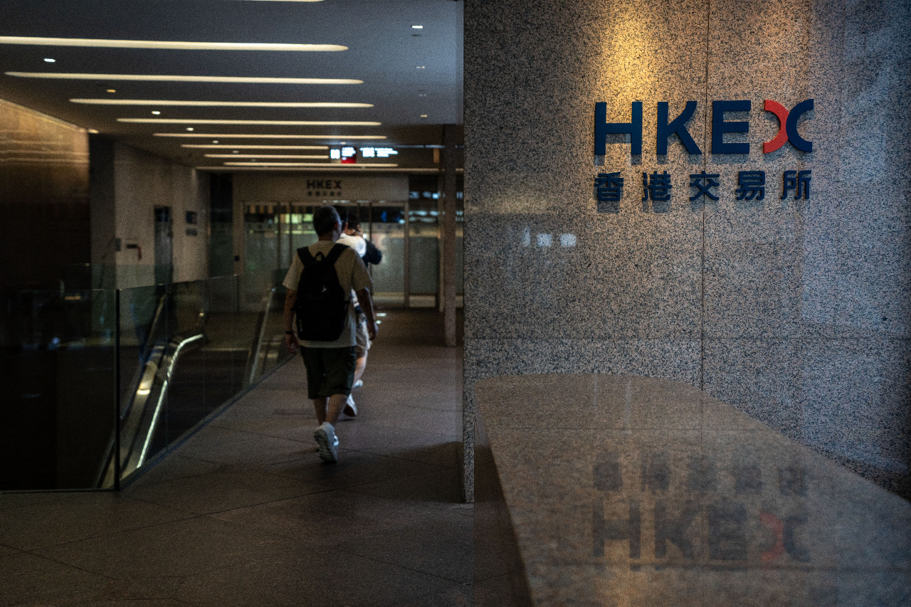 港股狂瀉 恒指跌逾2千點