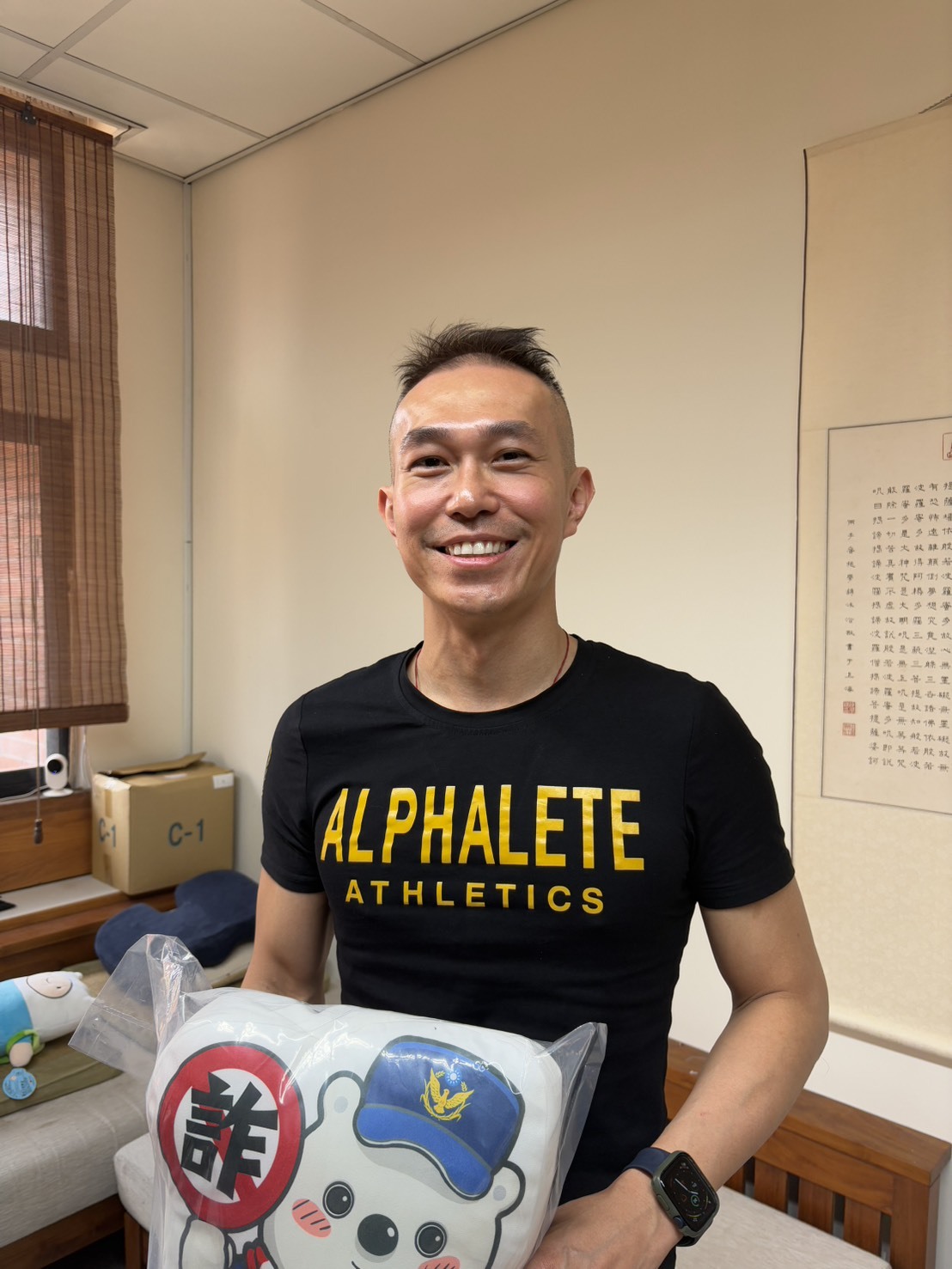 黑暗中點燃微光、危難時挺身而上，縱然身處危險，也依舊選擇逆風而行！