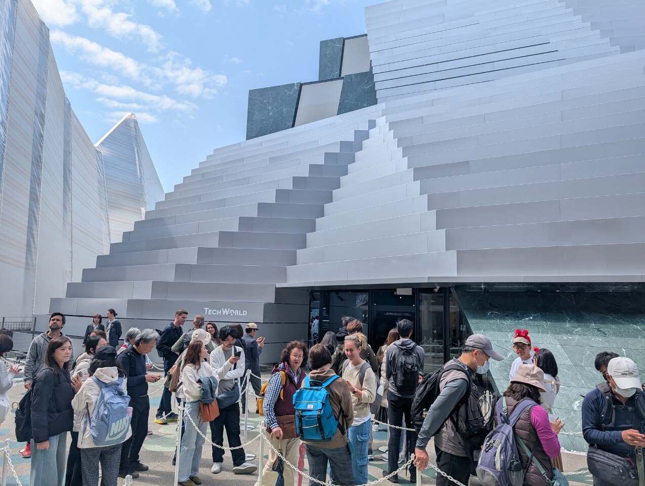 大阪世博TECH WORLD館 三大劇場沈浸體驗秀台灣科技實力