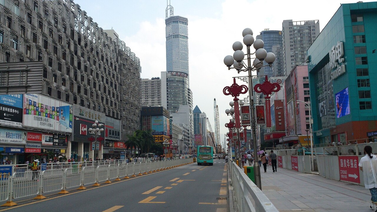 關稅戰衝擊貿易市場 中國華強北業者忙漲價囤貨