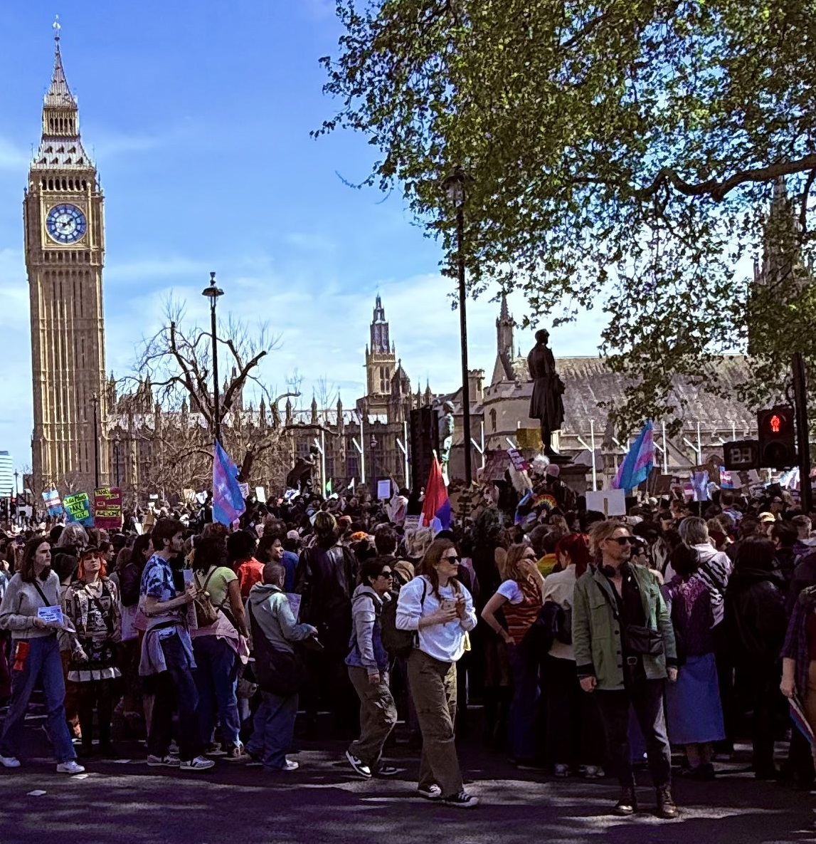 英跨性別支持者集會 反對最高法院性別定義裁決