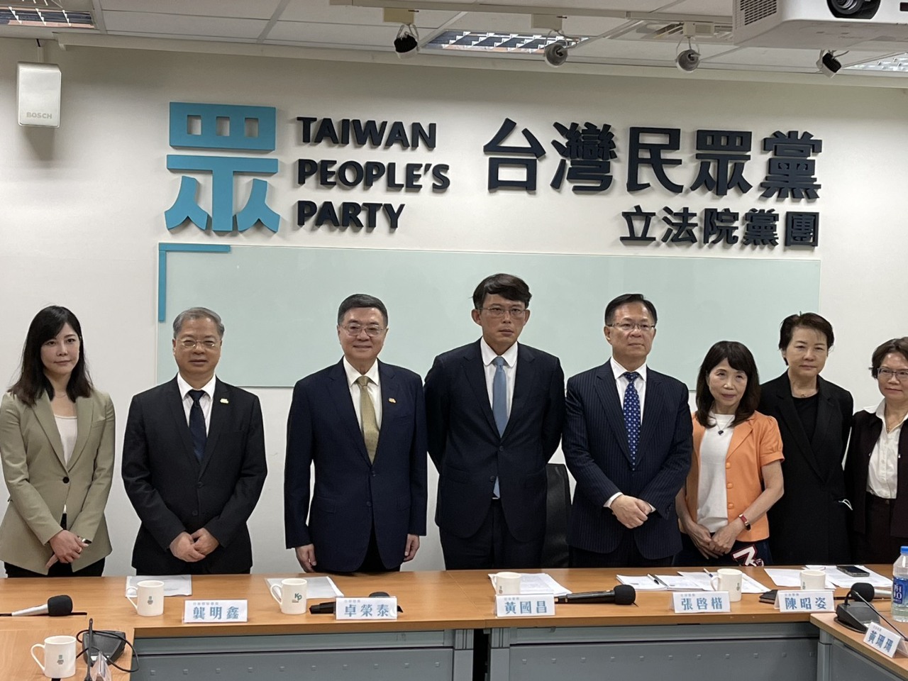 政院赴民眾黨團說明4100億特別條例 民眾黨籲「應提出具體衝擊評估」
