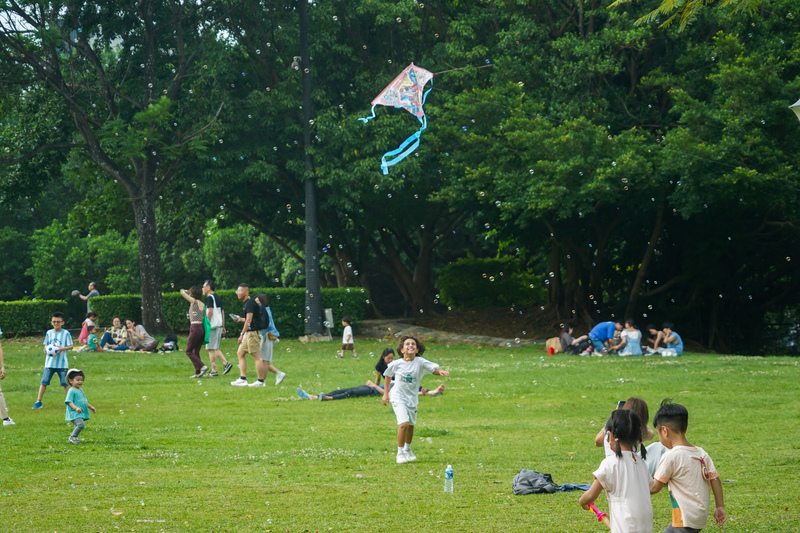 氣溫回升轉悶熱南部逾36度 雨勢趨緩各地多雲到晴