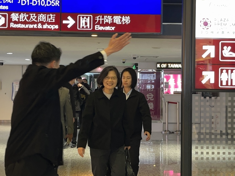 蔡英文啟程訪歐 將傳達台灣對自由民主堅持