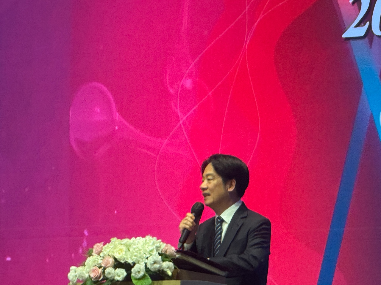 推健康台灣 賴總統喊：讓生醫產業成另一座護國神山