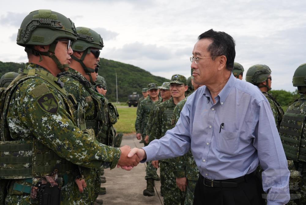 防長視導精準武器射擊 肯定官兵操演表現