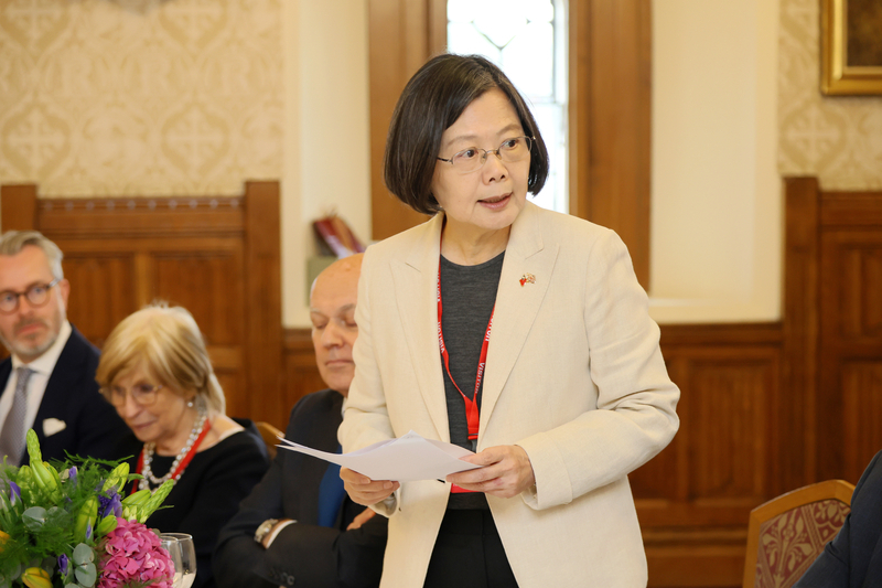 賴清德總統接受日經亞洲專訪  盼與美日荷組「半導體非紅供應鏈」     投資阿拉斯加天然氣管線？台灣擬年購600萬噸天然氣 占其產能3成