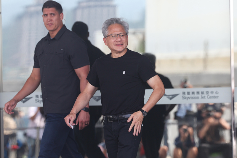 黃仁勳抵台今晚與魏哲家晚餐 輝達總部地點可能19日宣布