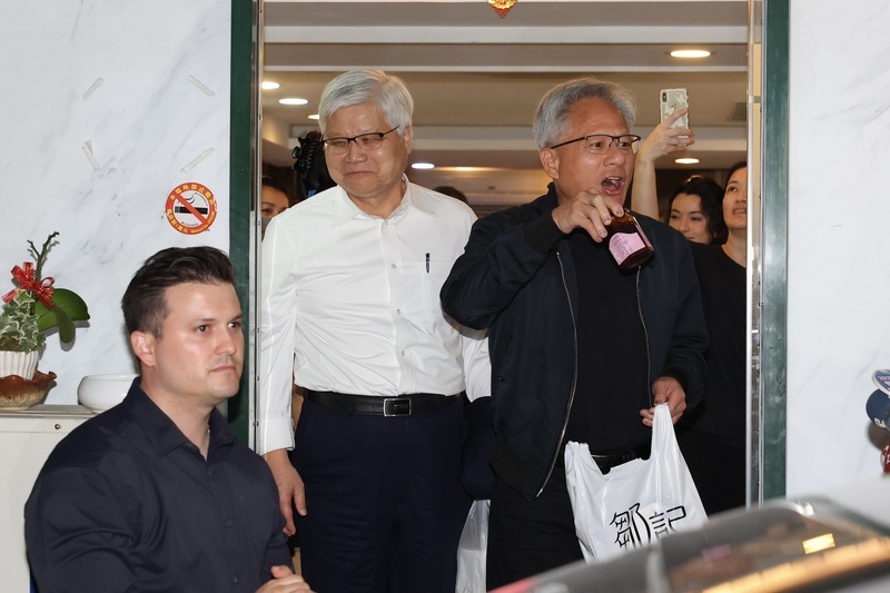 與台積電團隊晚餐暢談3小時 黃仁勳讚氣氛很棒