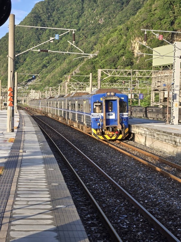 台鐵搶修完成 和仁－崇德恢復單線雙向通車