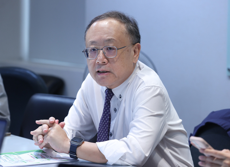 遭爆濫用公務車 史哲：行程中舊傷復發順路去裹膏藥 非推拿