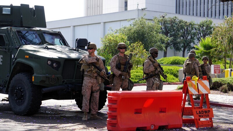 洛杉磯解除宵禁 川普爭取加州軍隊控制權